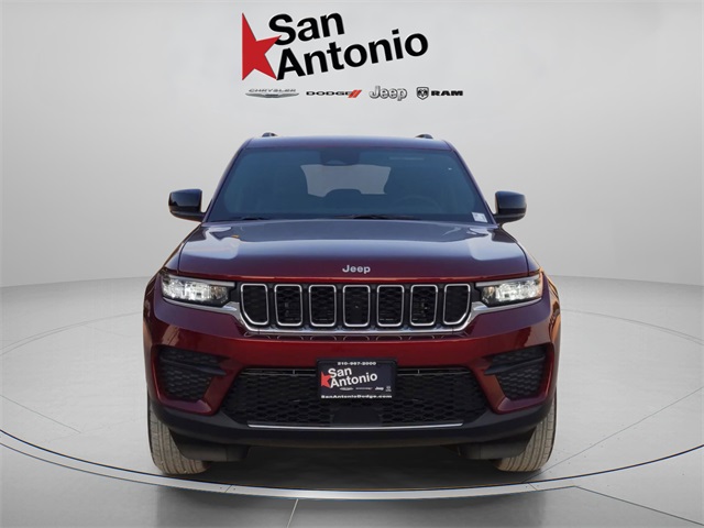 2025 Jeep Grand Cherokee Laredo X photo 3