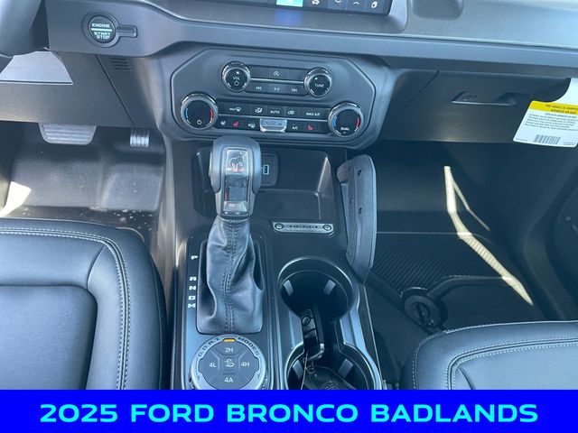 2025 Ford Bronco Badlands photo 11