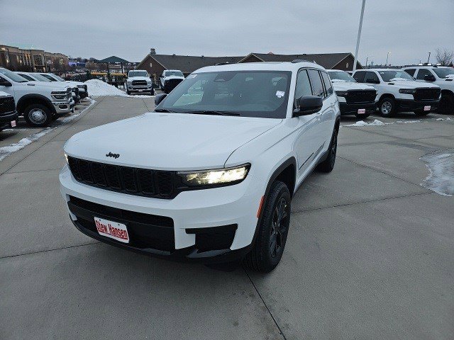 2025 Jeep Grand Cherokee L Altitude's photo