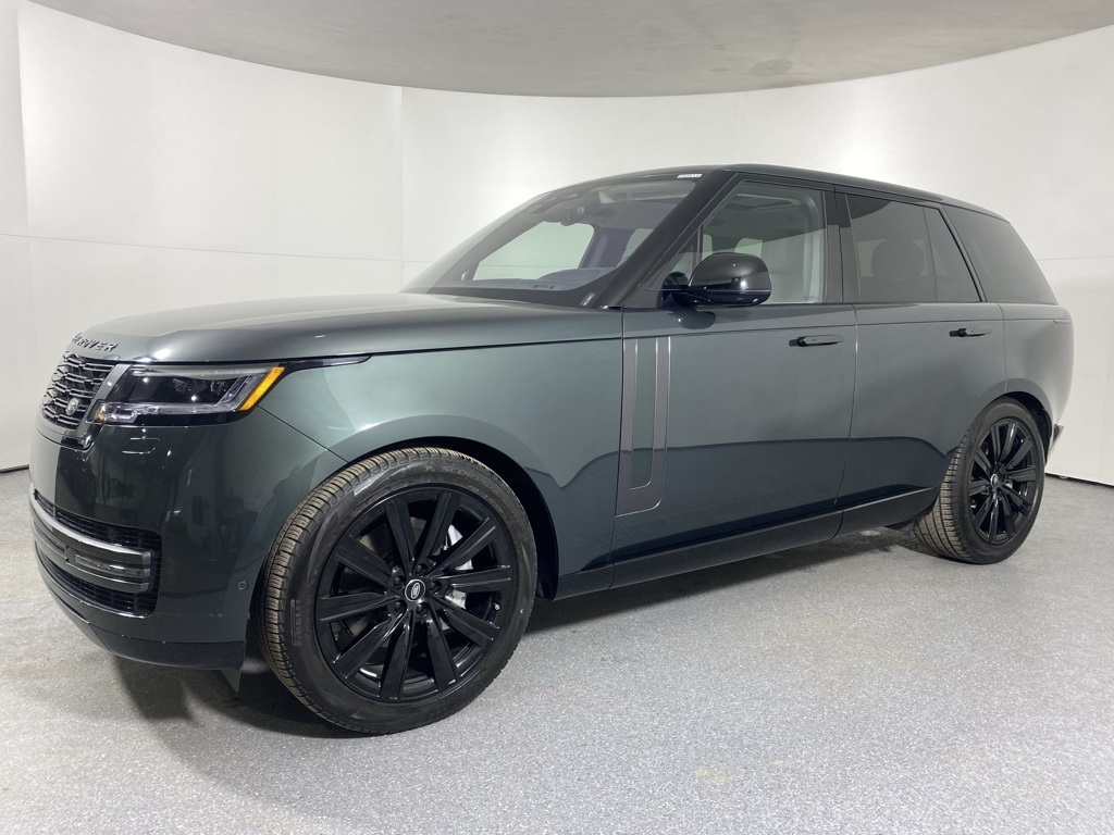 2023 Land Rover Range Rover SE's photo