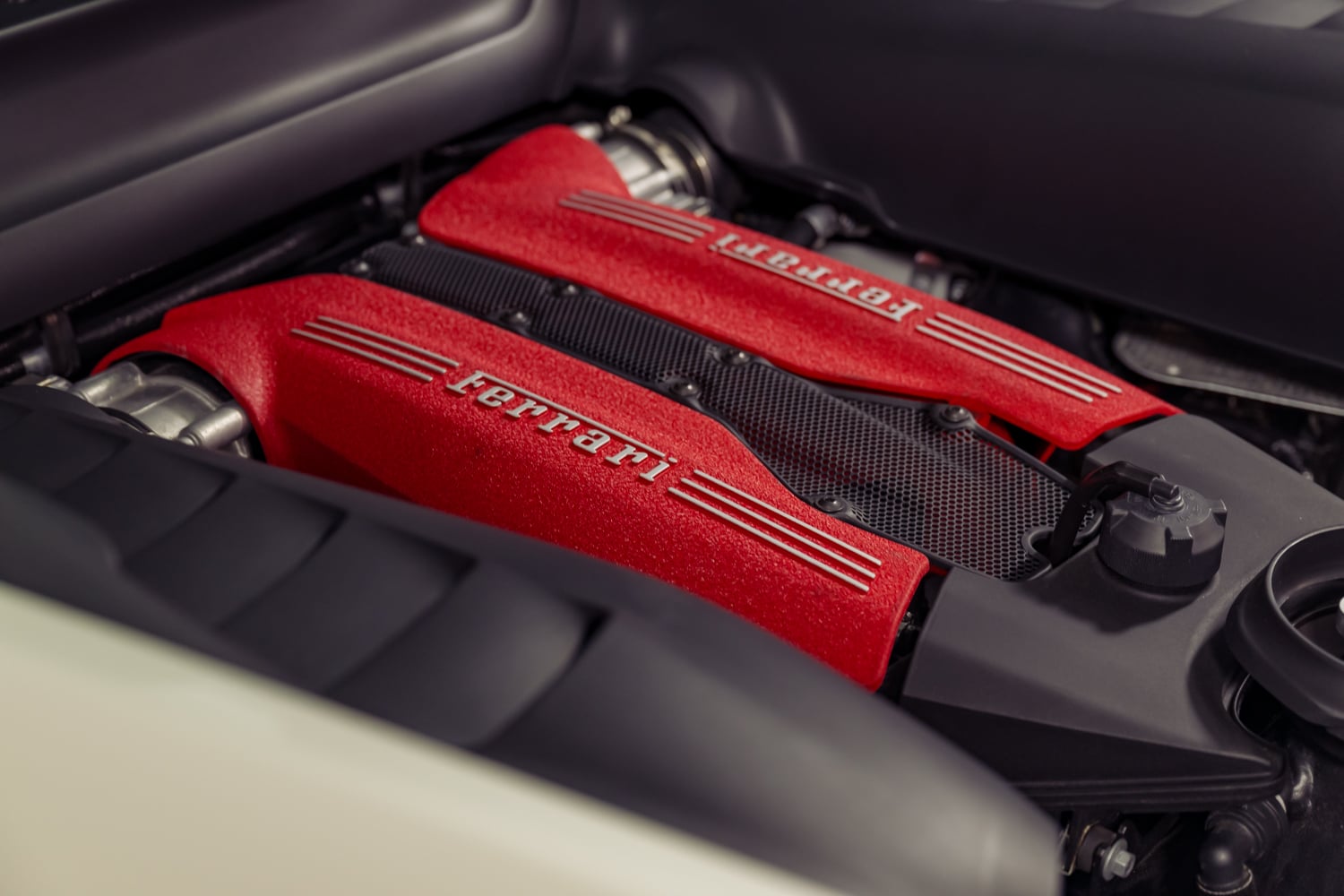 2016 Ferrari 488 GTB photo 43