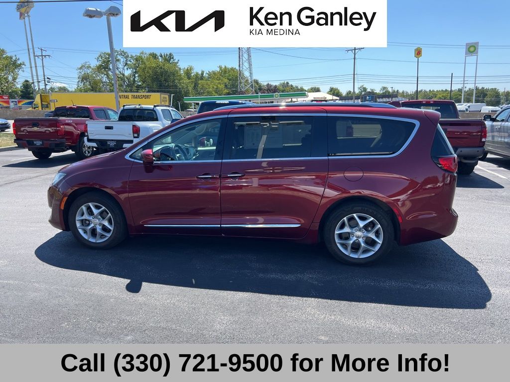 2018 Chrysler Pacifica Touring Plus photo 15