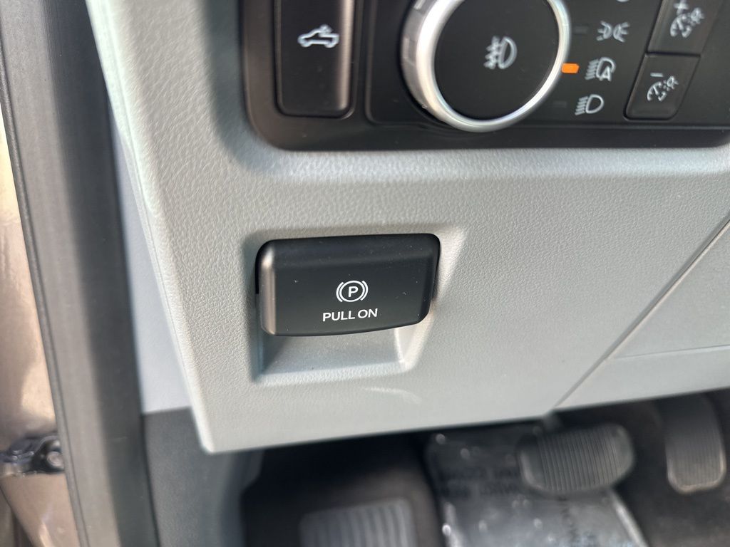 2023 Ford F-150 XLT photo 8