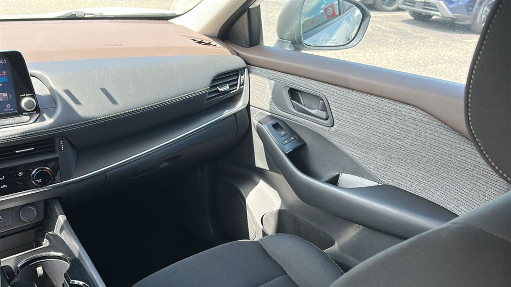 2023 Nissan Rogue S photo 24