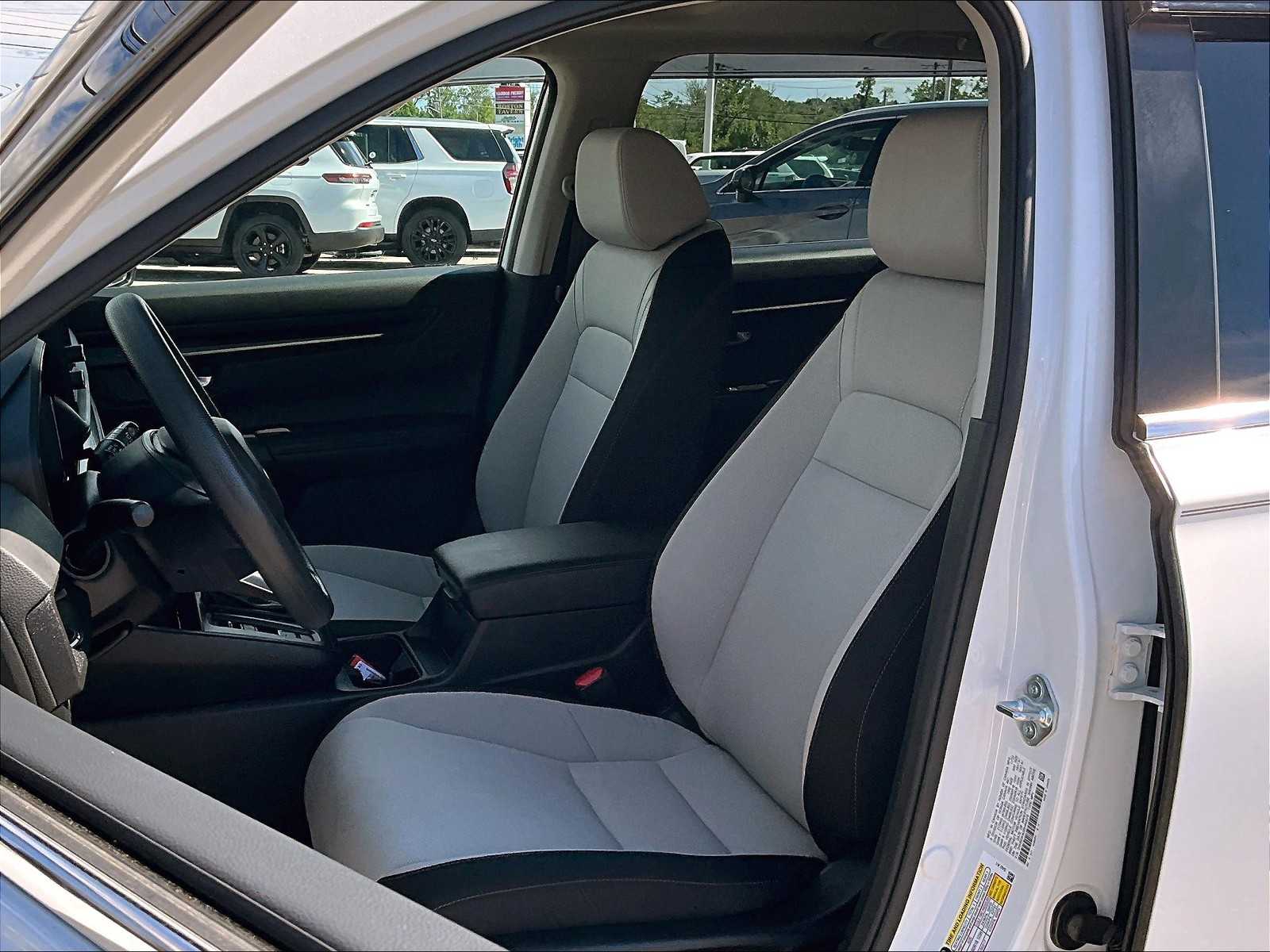 2024 Honda CR-V EX photo 9