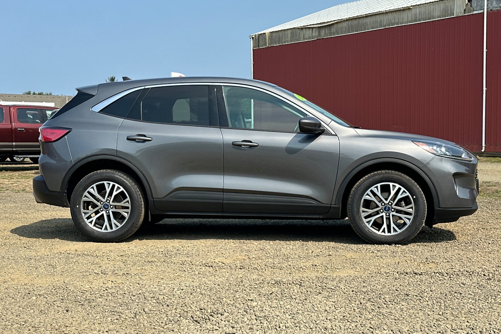 2022 Ford Escape SEL photo 2