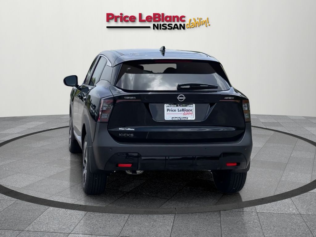 2025 Nissan Kicks SV photo 3