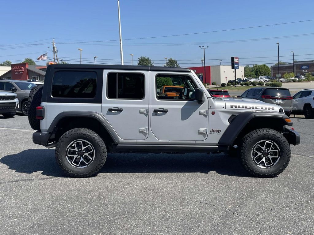 2024 Jeep Wrangler Rubicon photo 8