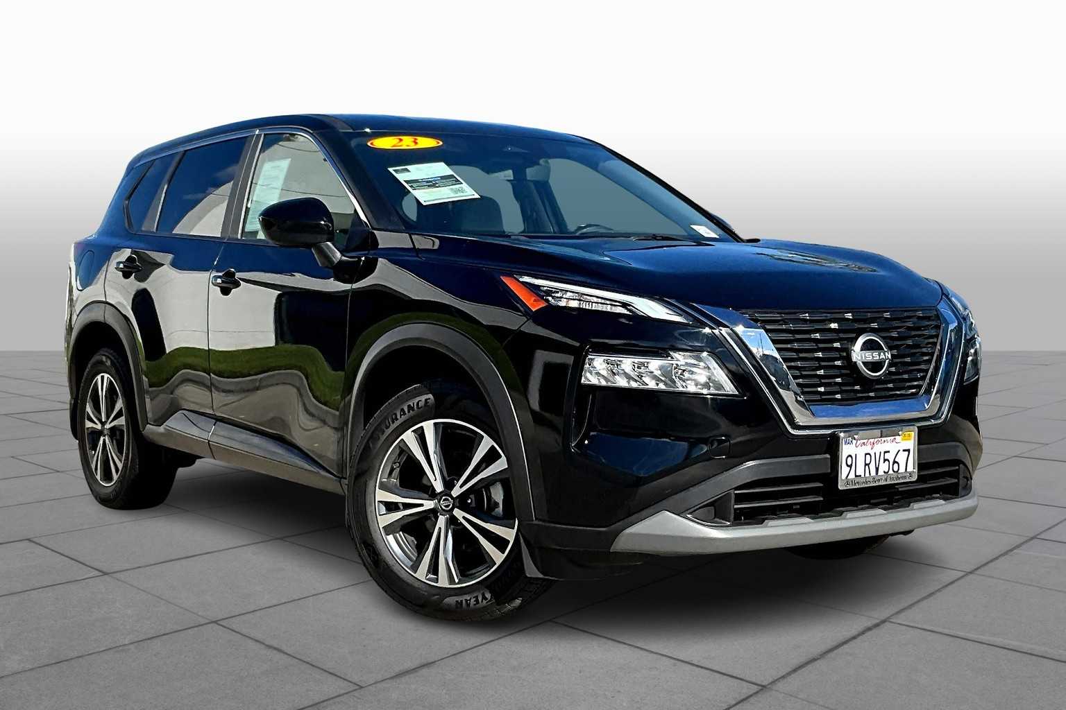 2023 Nissan Rogue SV photo 2