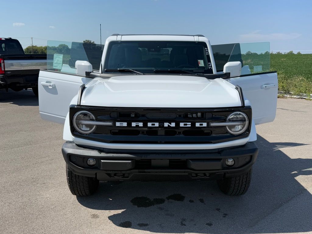 2025 Ford Bronco Outer Banks photo 20
