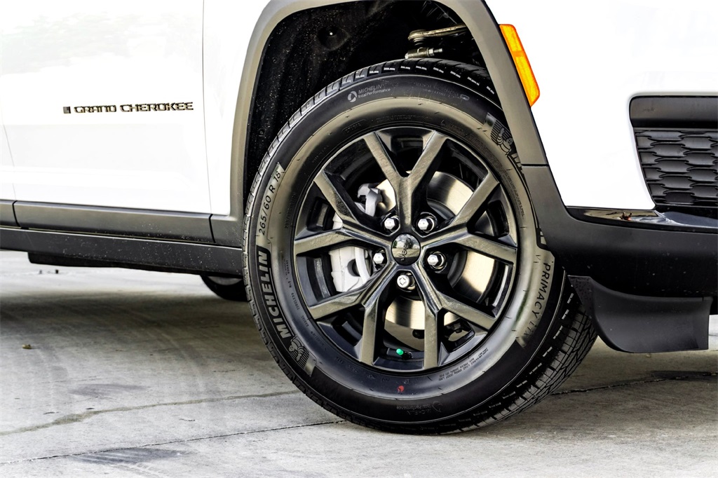 2025 Jeep Grand Cherokee Altitude X photo 2