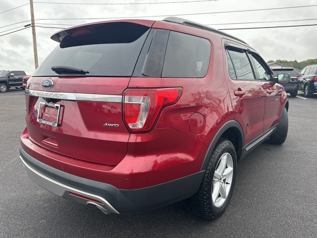 2017 Ford Explorer XLT photo 3
