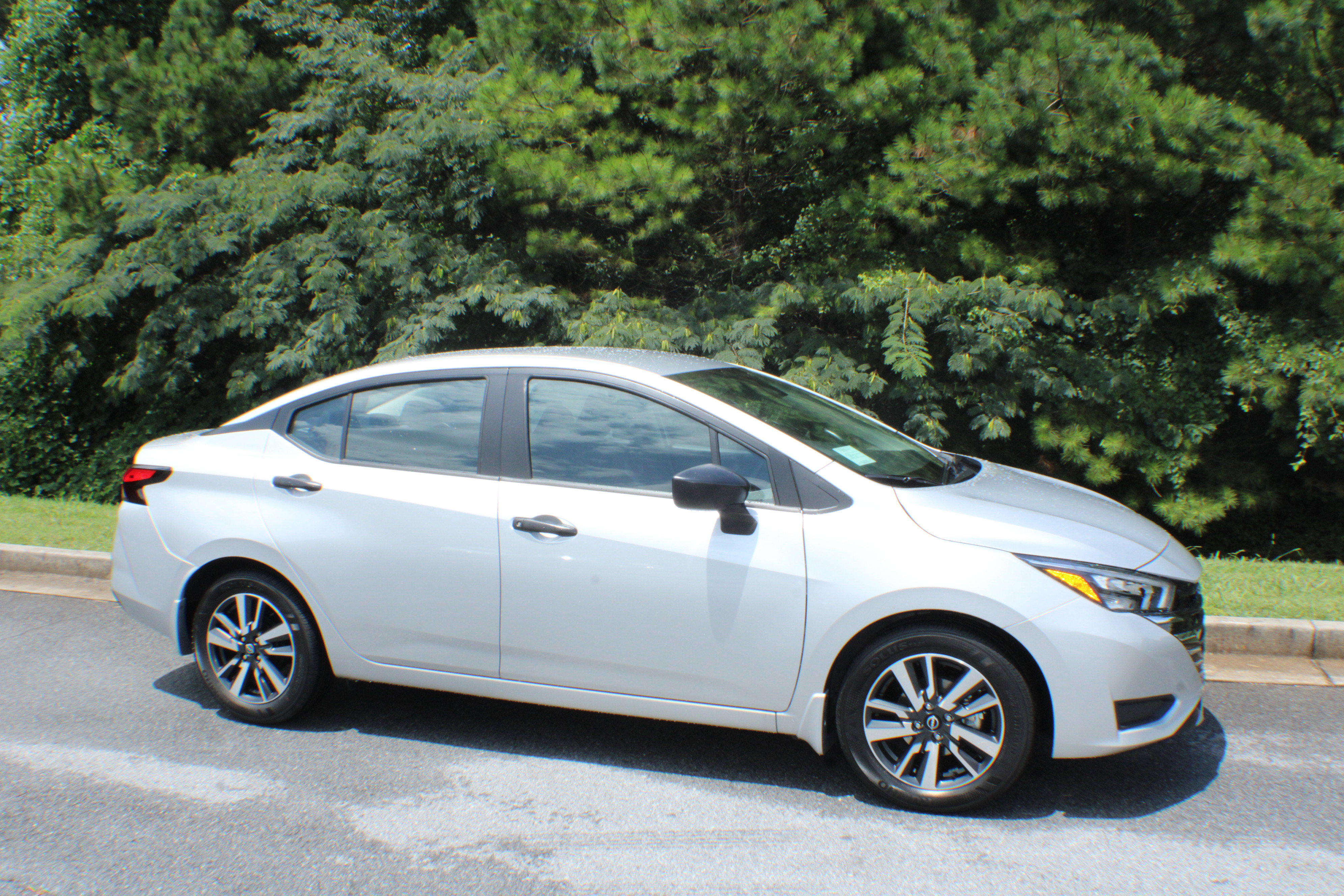 2025 Nissan Versa Sedan S's photo
