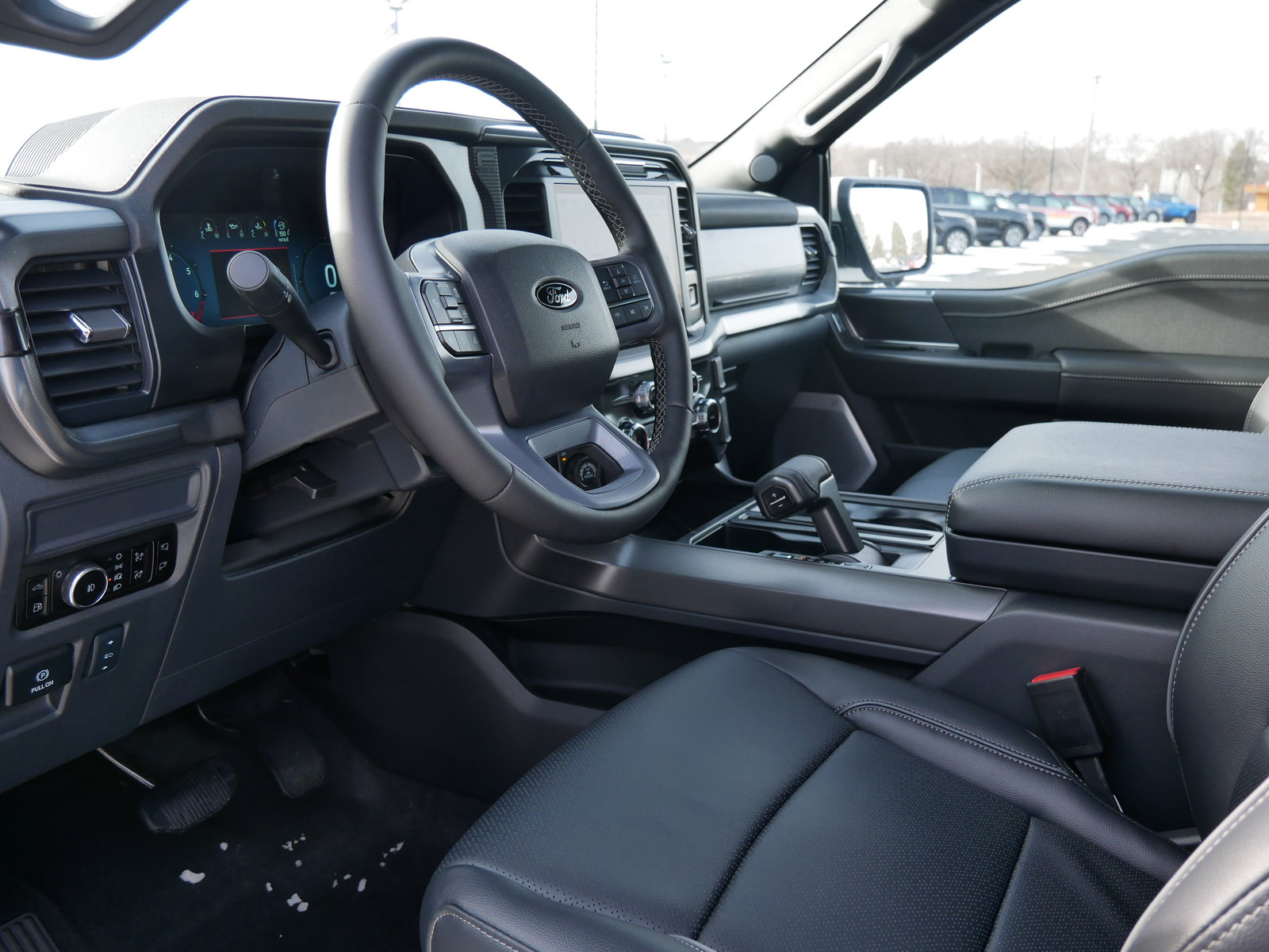 2025 Ford F-150 Lariat photo 4