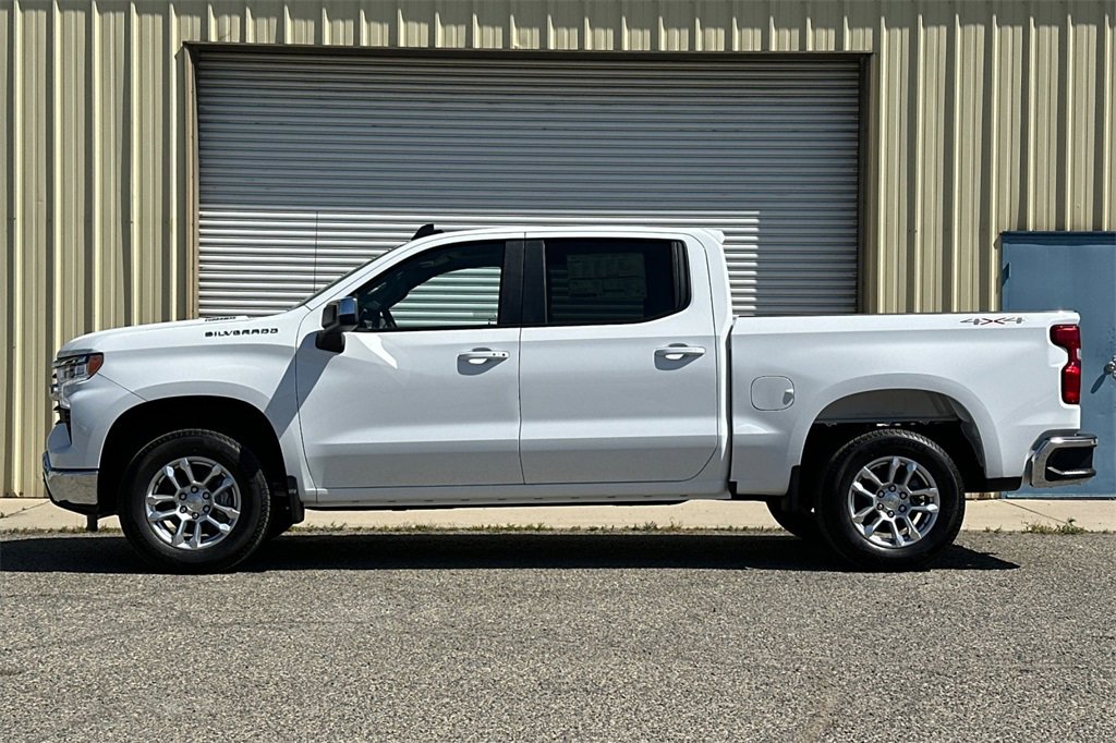 2025 Chevrolet Silverado 1500 LT photo 3