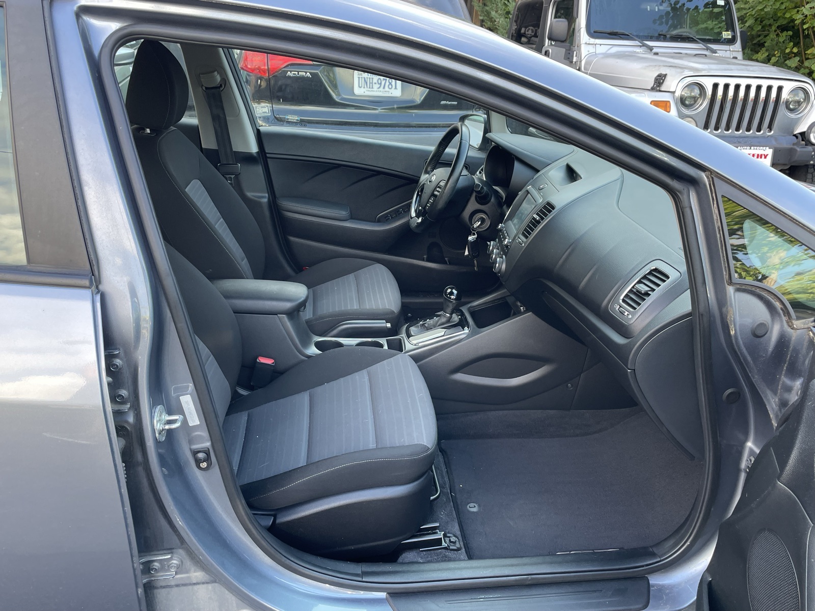 2017 Kia Forte S photo 4