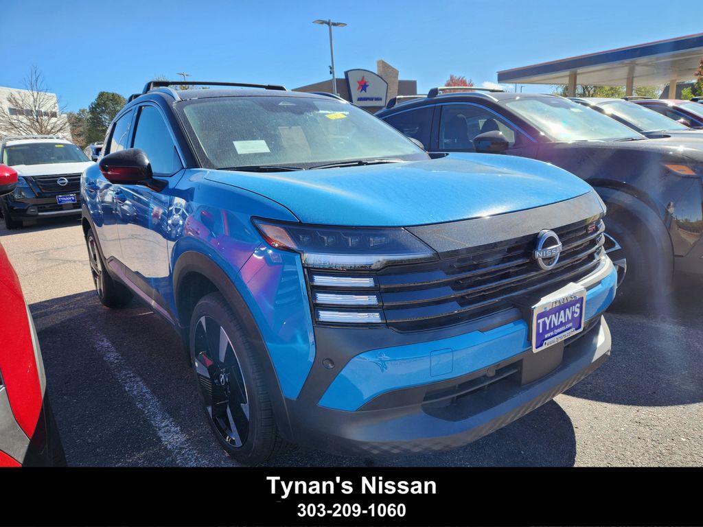 2025 Nissan Kicks SR AWD's photo