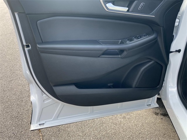 2024 Ford Edge SEL photo 17