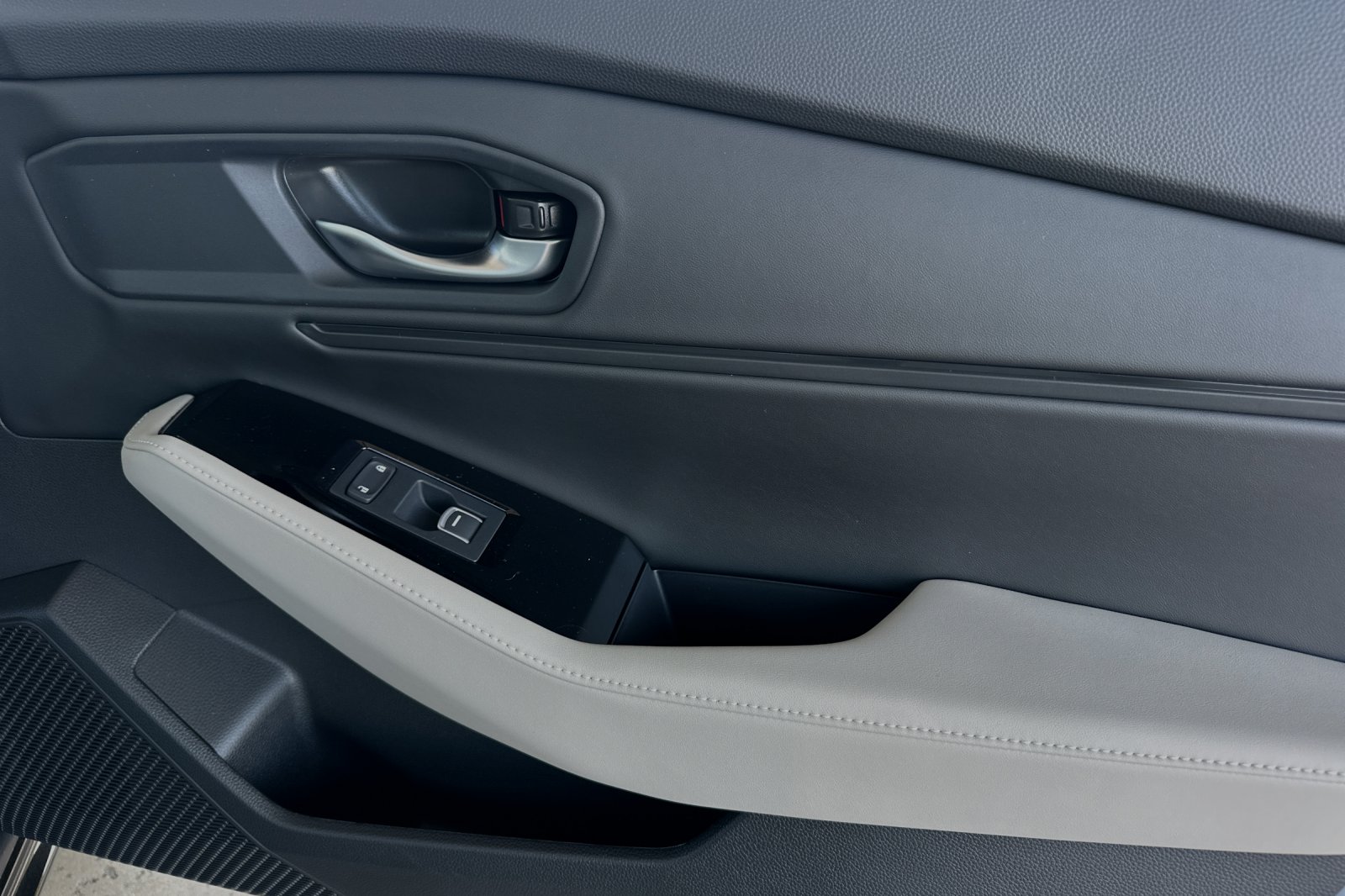 2025 Honda Accord Hybrid Touring photo 18