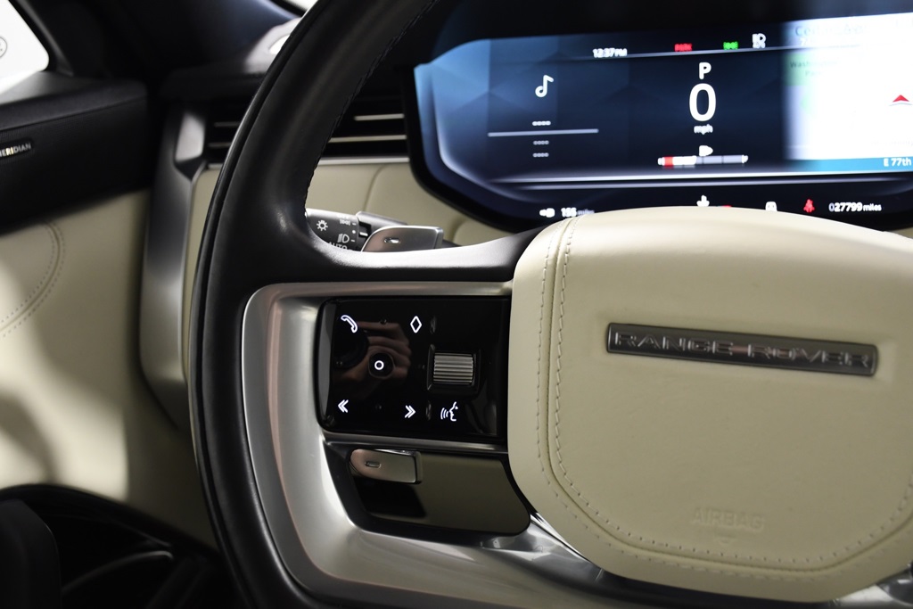 2023 Land Rover Range Rover SE photo 24