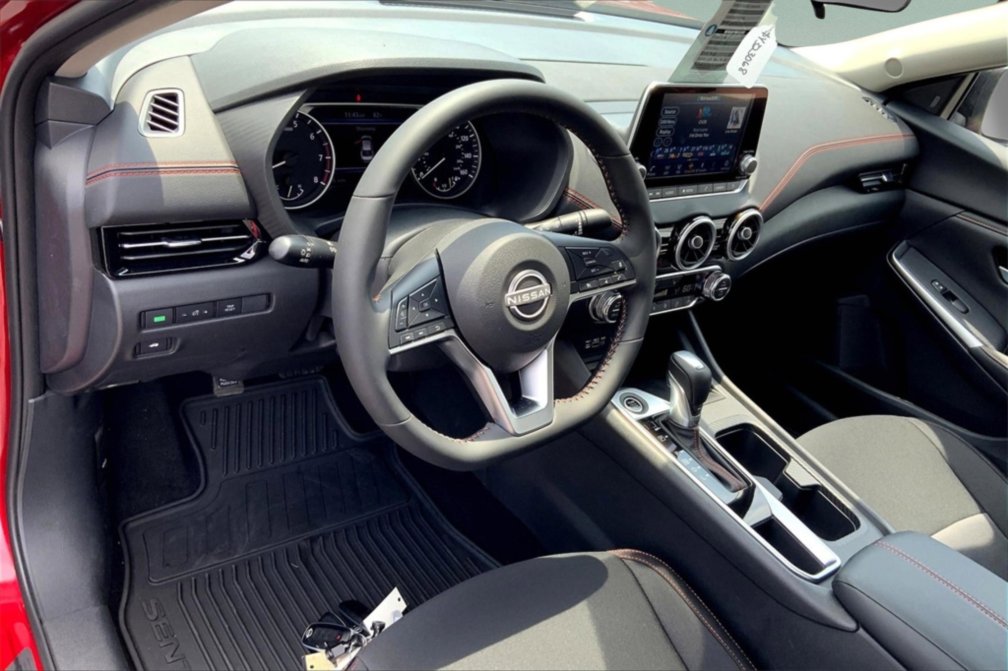 2025 Nissan Sentra SR photo 5