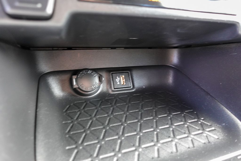 2023 Toyota RAV4 XLE photo 20