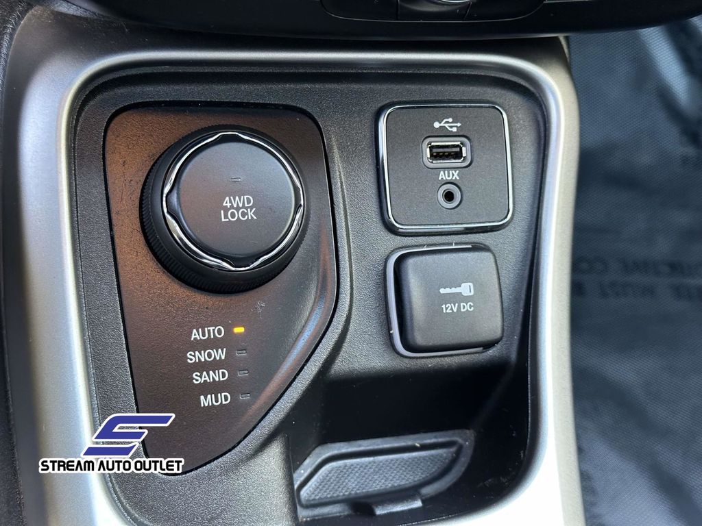 2018 Jeep Compass Latitude photo 29