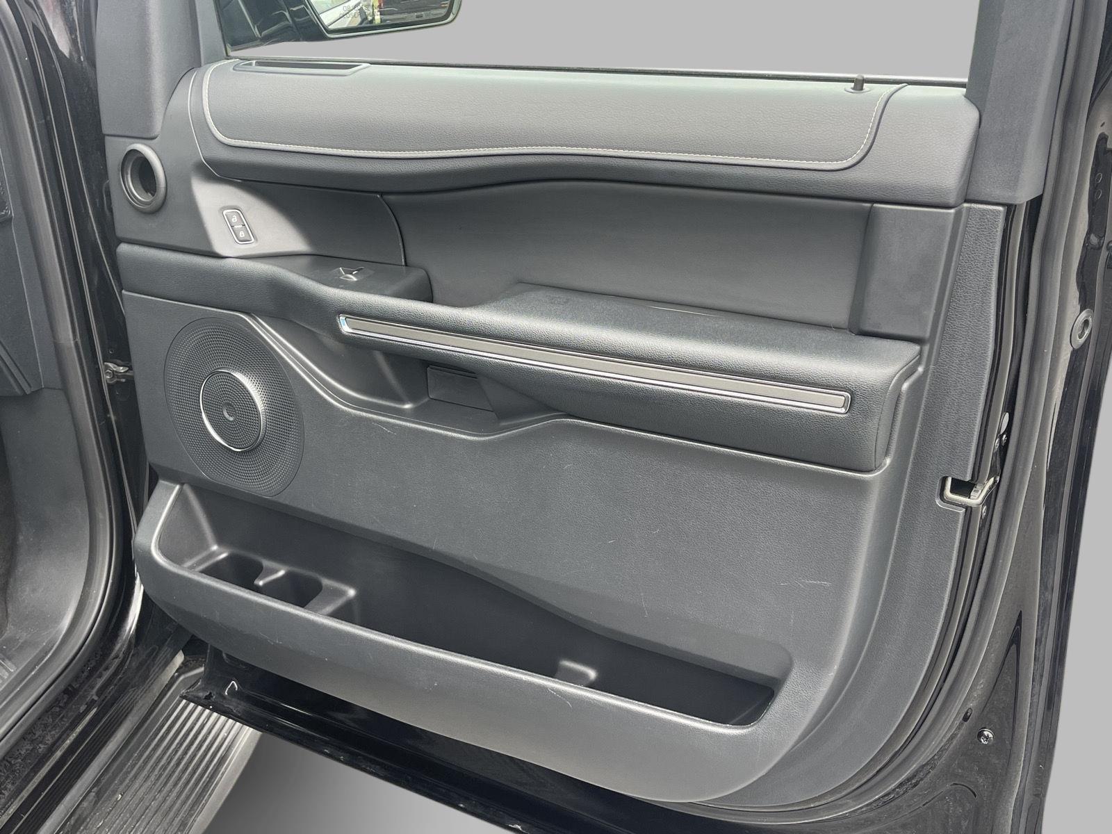 2024 Ford Expedition XLT photo 16