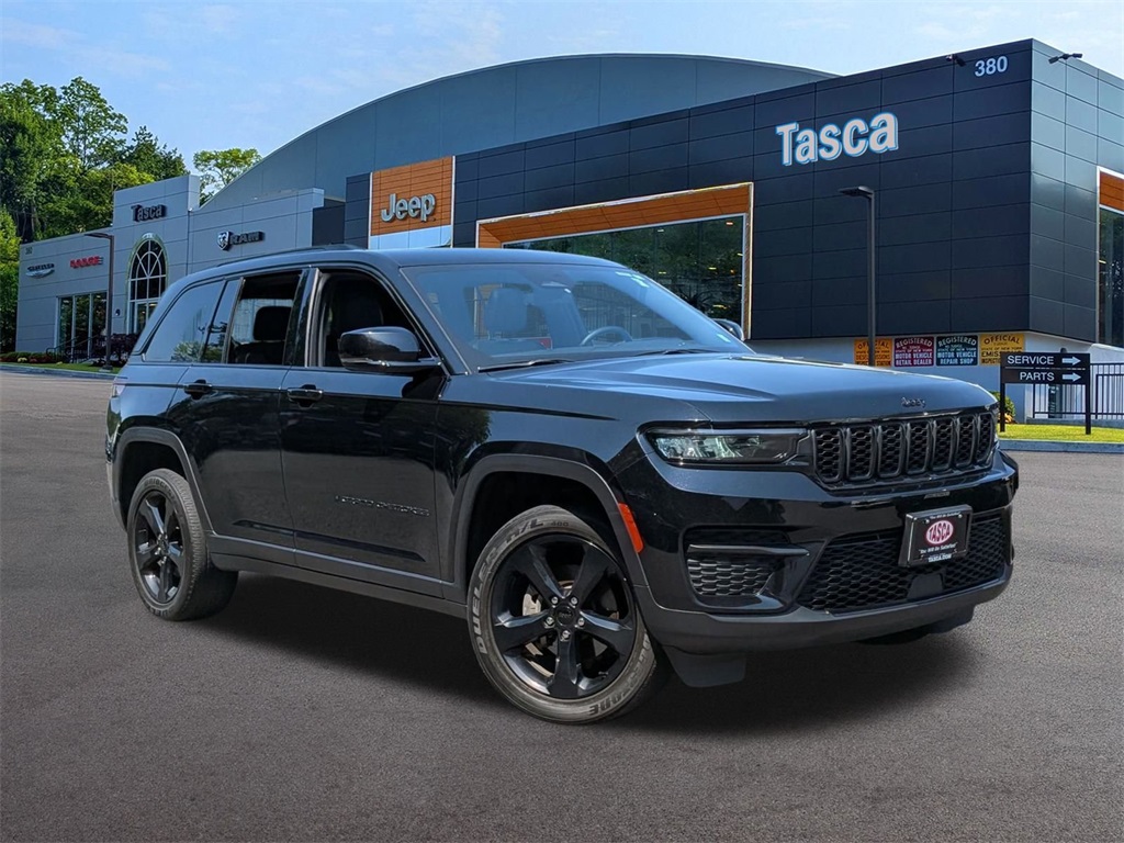 2023 Jeep Grand Cherokee Altitude's photo