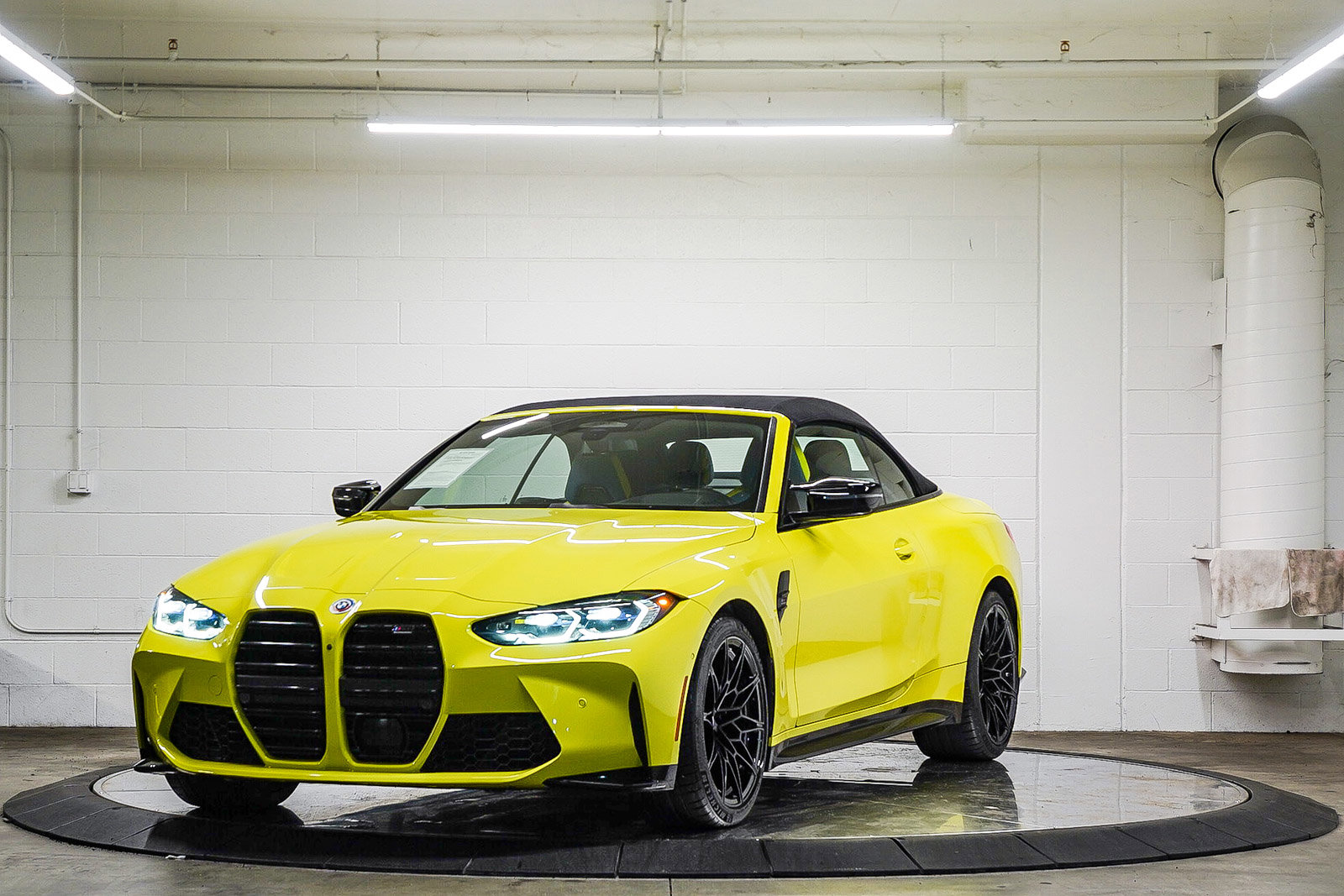 2023 Bmw M4 Competition xDrive Convertible photo 3