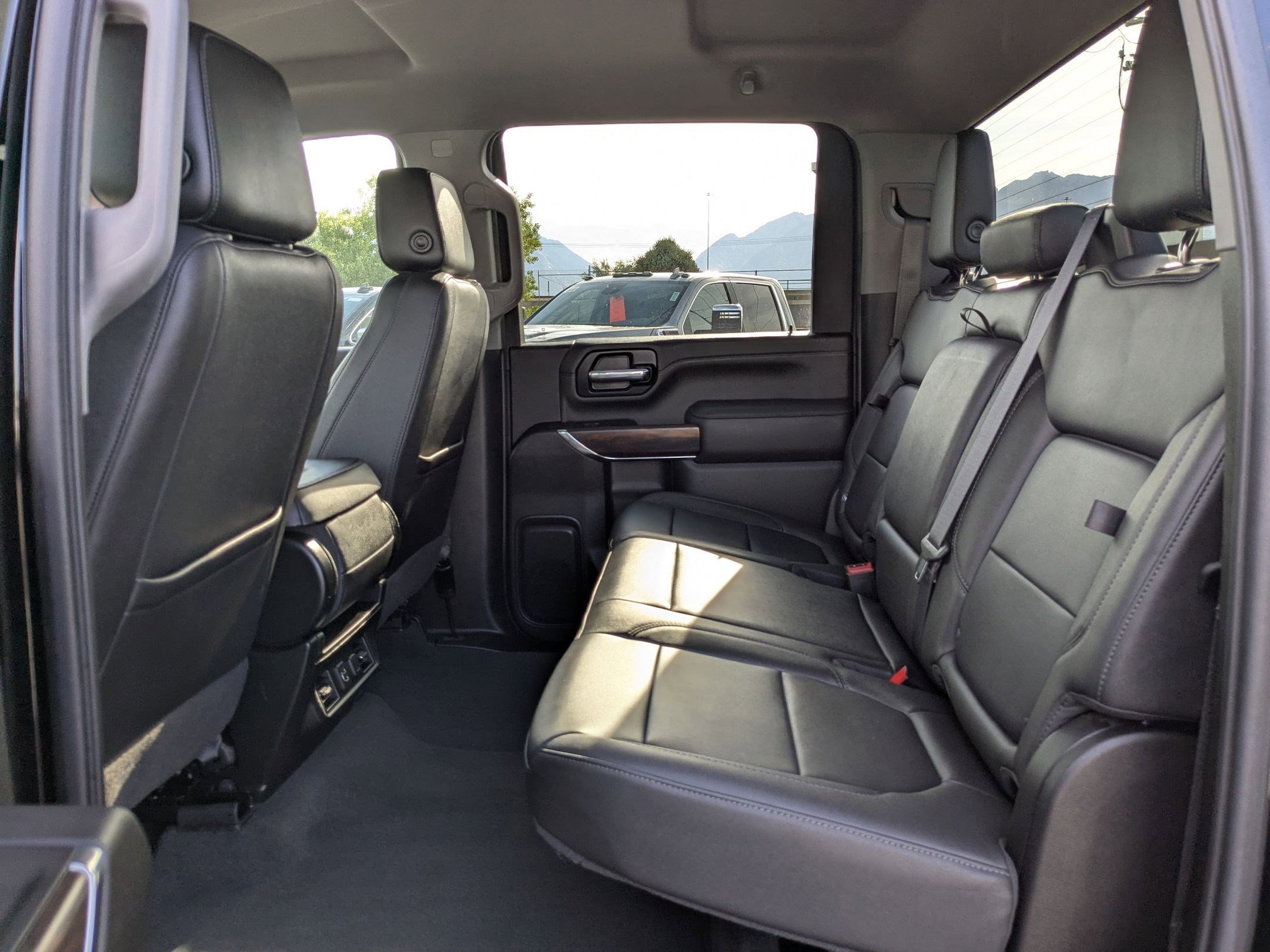 2022 Gmc Sierra HD SLT photo 18