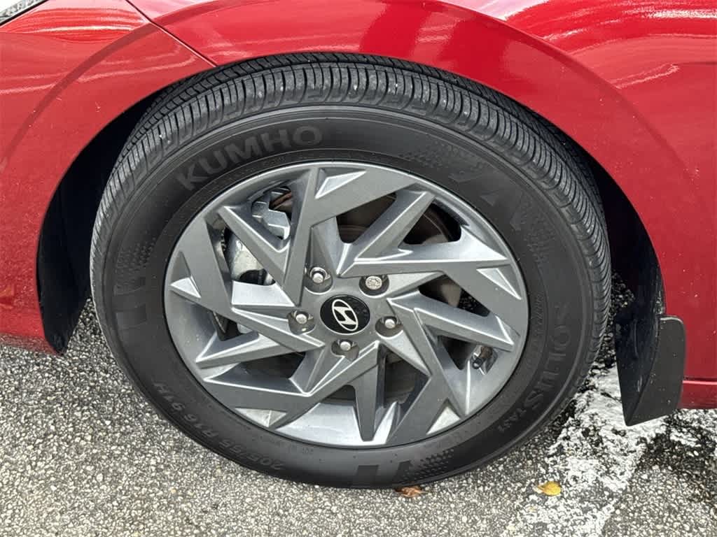 2024 Hyundai Elantra SEL photo 9