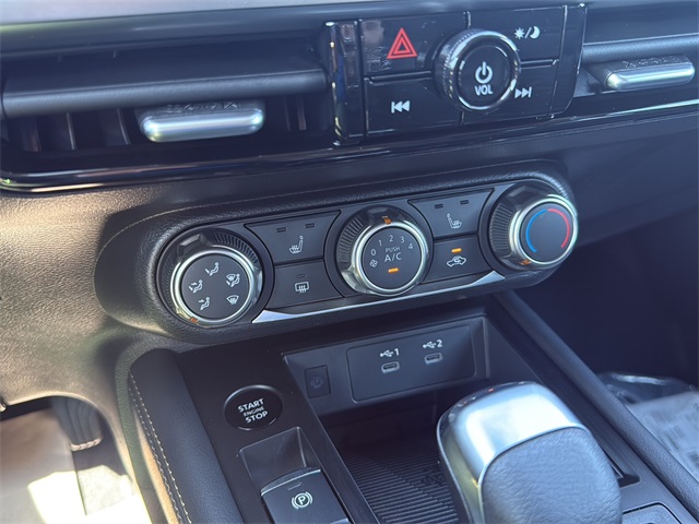 2025 Nissan Kicks SV photo 26