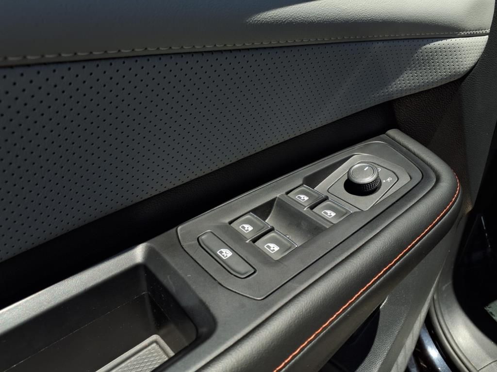 2024 Volkswagen Atlas Peak Edition SE Technology photo 17