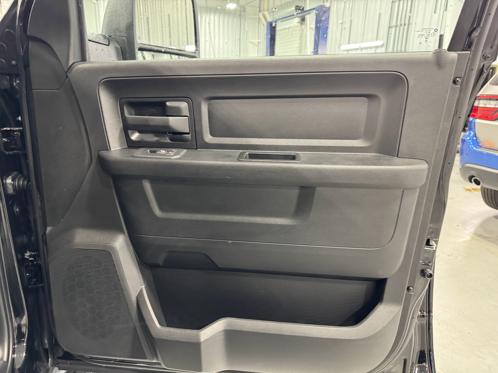 2025 Ram 4500 Tradesman photo 11