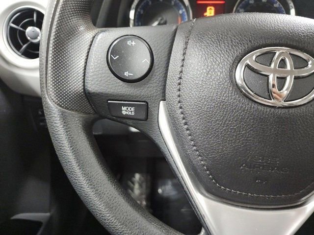 2017 Toyota Corolla LE photo 21