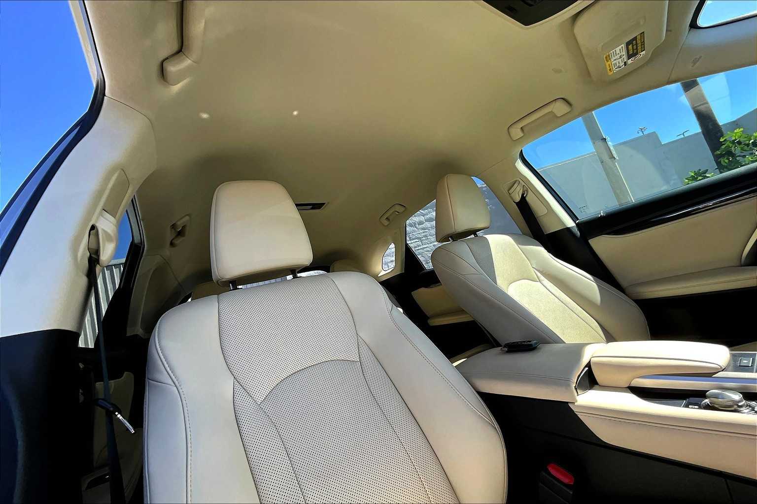 2022 Lexus RX photo 13