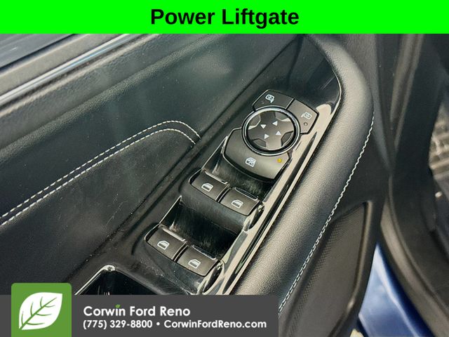 2018 Ford Edge Titanium photo 17