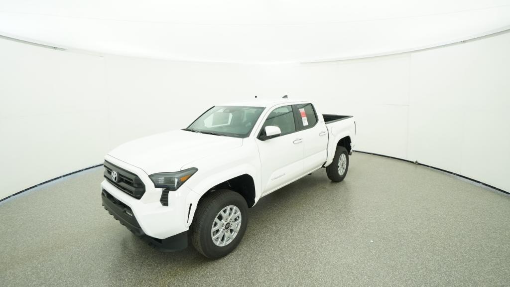 2025 Toyota Tacoma SR5's photo