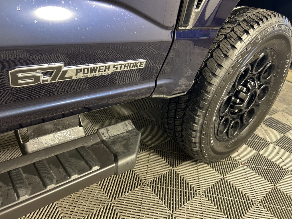 2025 Ford F-250 Lariat photo 4
