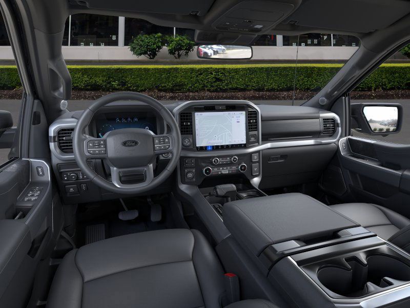 2025 Ford F-150 XLT photo 8