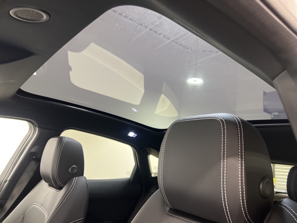 2024 Jaguar E-PACE R-Dynamic SE photo 19