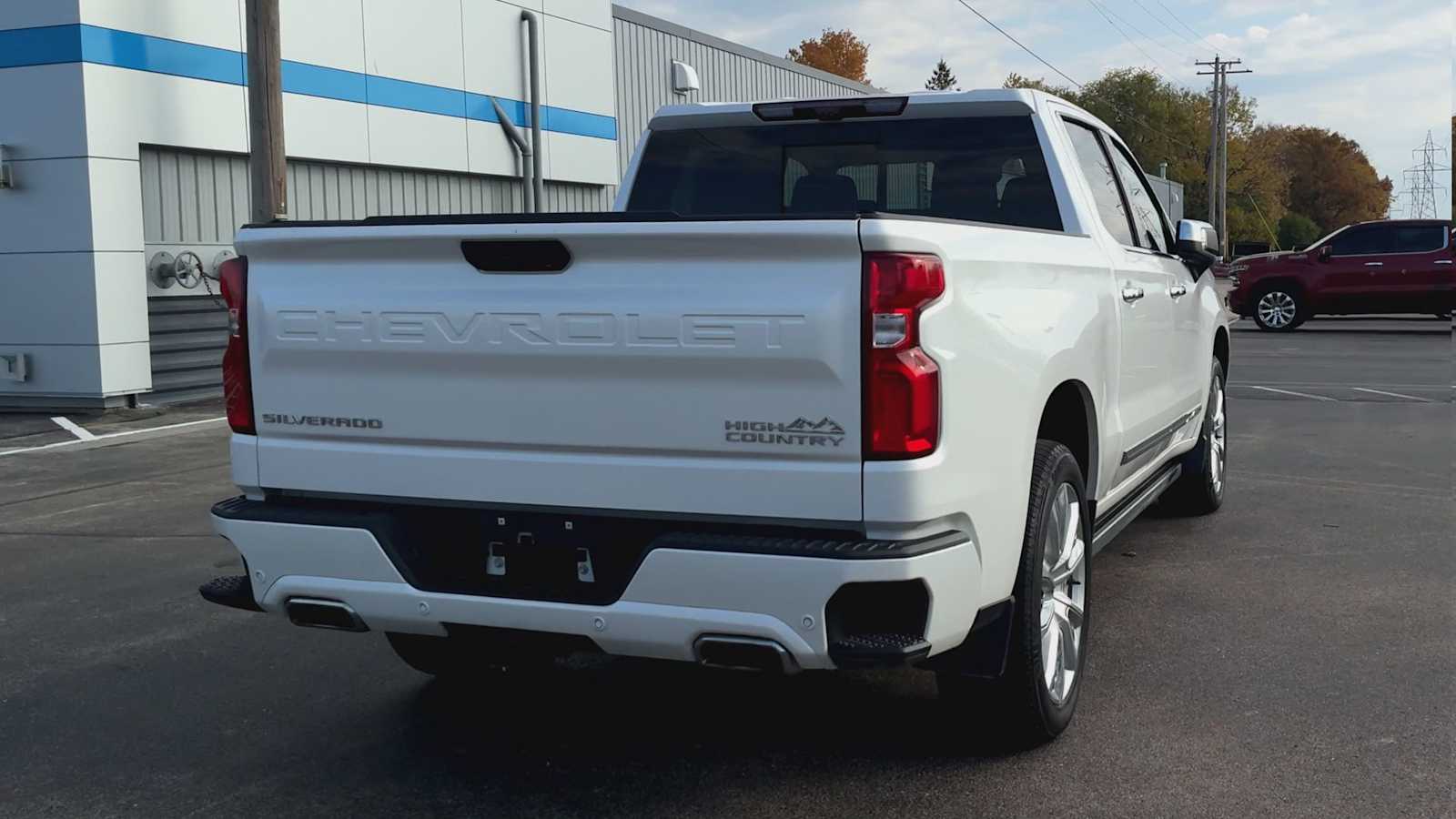 2023 Chevrolet Silverado 1500 High Country photo 3