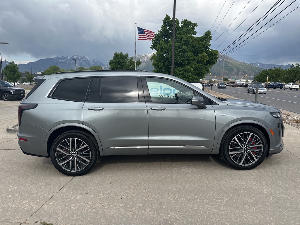 2023 Cadillac XT6 Sport photo 3