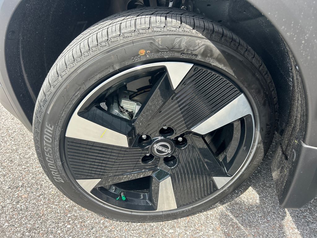2026 Nissan Kicks SR photo 33