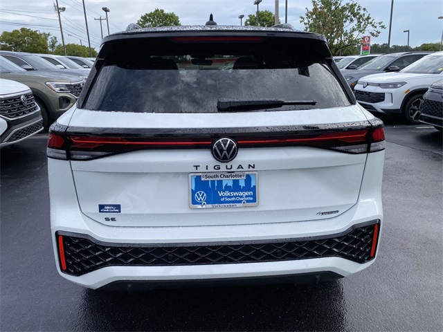 2025 Volkswagen Tiguan SE R-Line Black photo 5