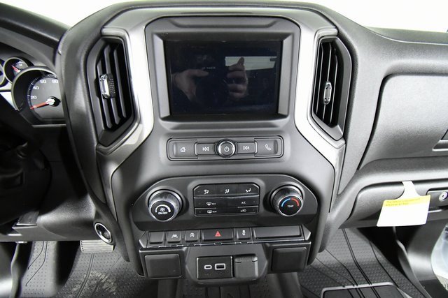 2025 Chevrolet Silverado 1500 photo 3