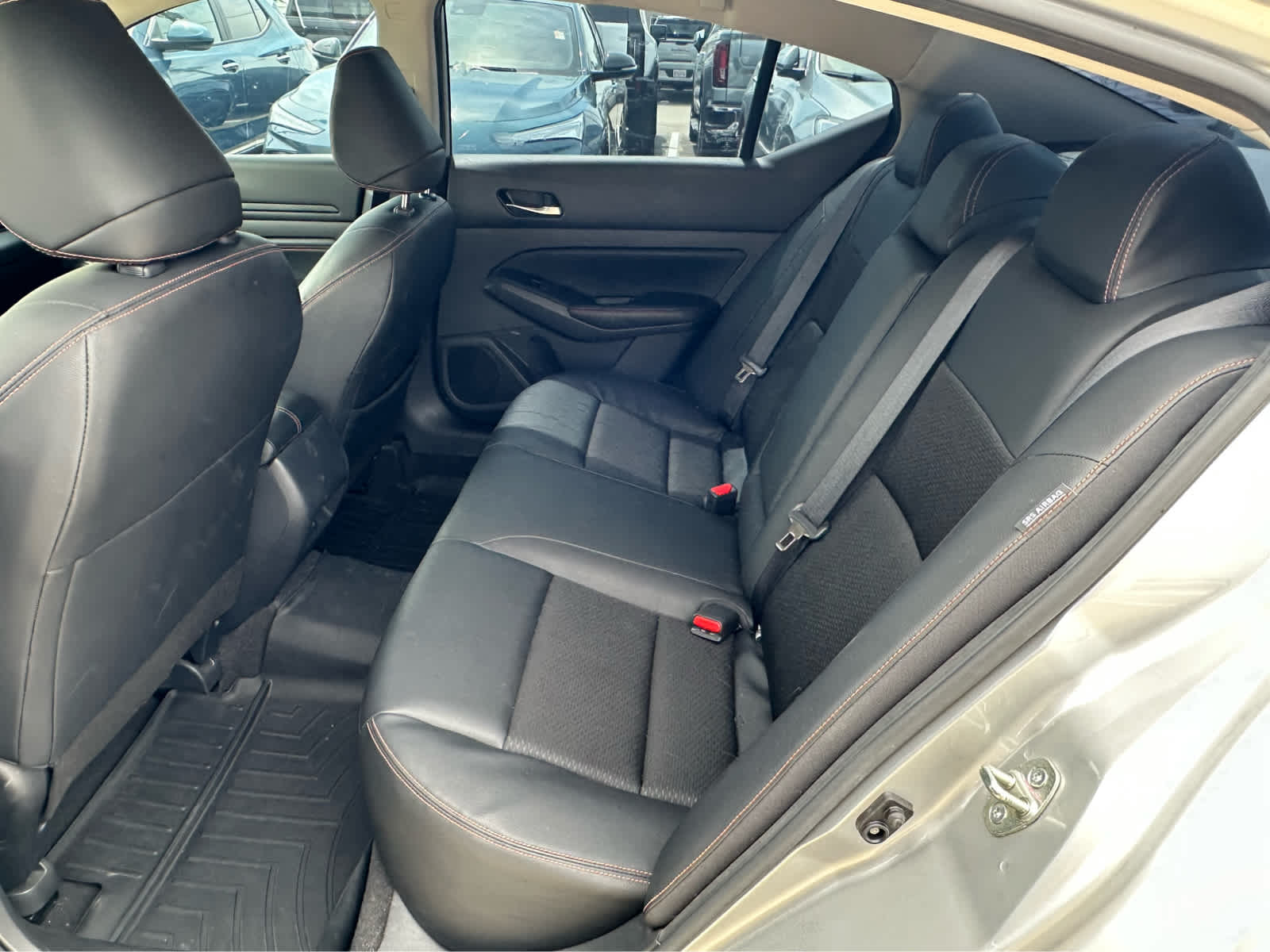 2022 Nissan Altima 2.5 SR photo 6