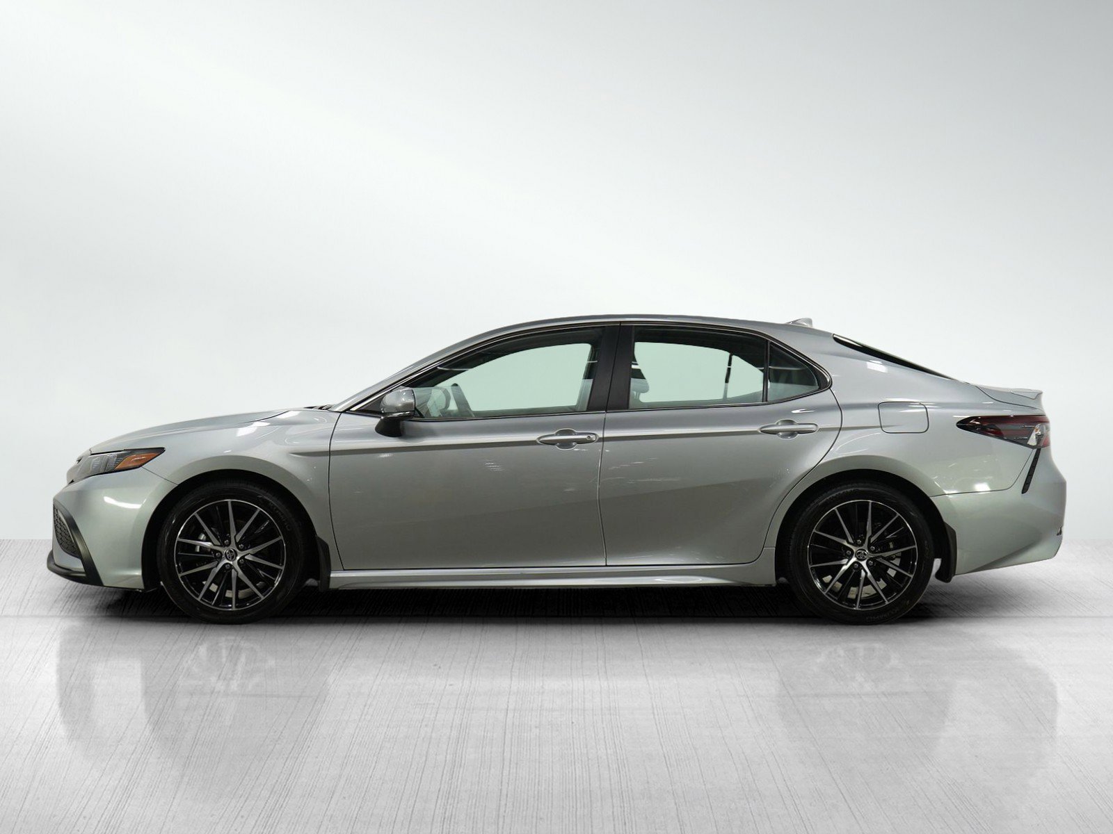 Used 2023 Toyota Camry SE with VIN 4T1G11BK5PU096366 for sale in Bloomington, Minnesota