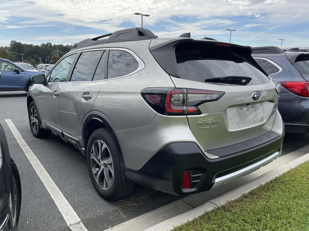 2020 Subaru Outback Limited photo 2
